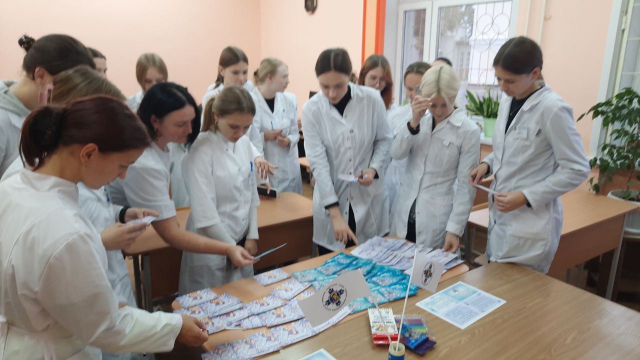 Поздравим маму вместе!