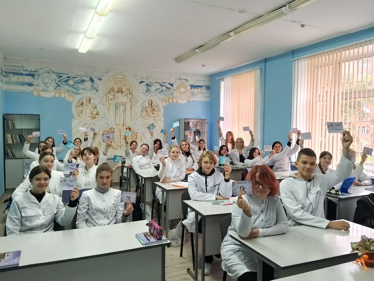 Поздравим маму вместе!