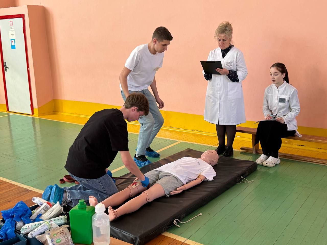 Второй этап республиканской олимпиады "Первая помощь"